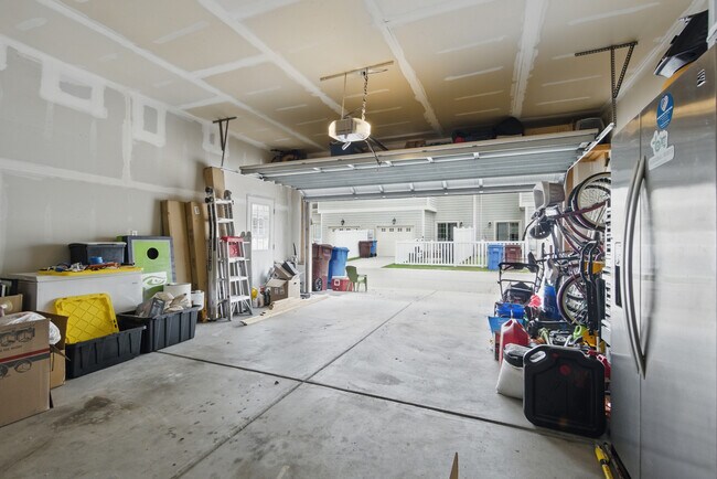 Building Photo - 605 Robert Frost Rd