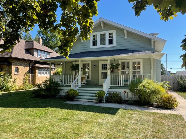 Primary Photo - 732 N Milwaukee St