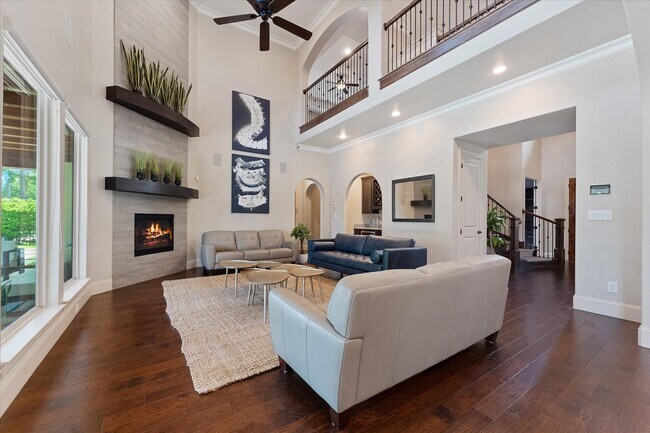 Building Photo - 19 Paloma Bend Pl