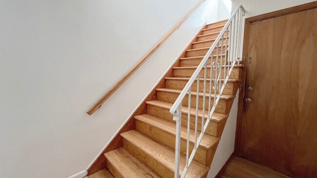 Building Photo - 421 Manila Ave