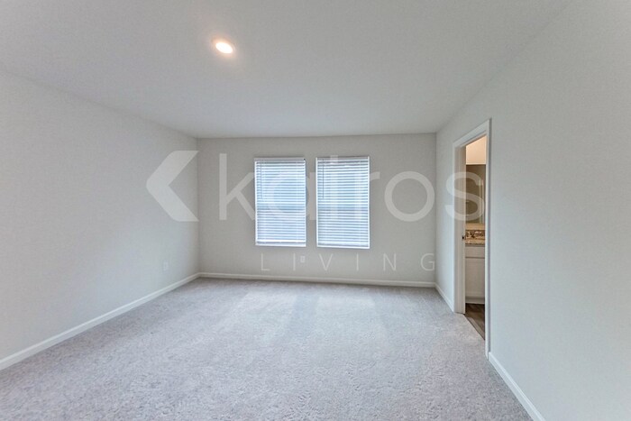 Building Photo - 202 Topaz Ln