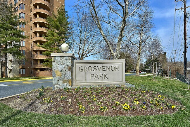 Building Photo - 2/2 Gem in Grosvenor Park!