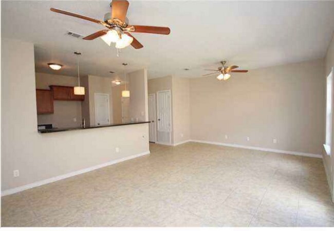 Building Photo - 992 Leigh Ann Ln