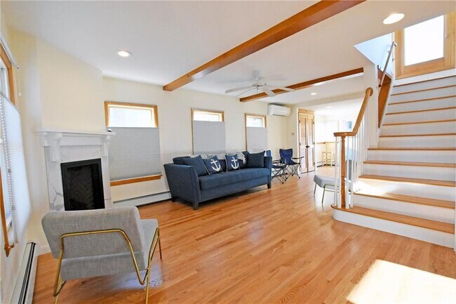 Building Photo - 54 Blanding Ave