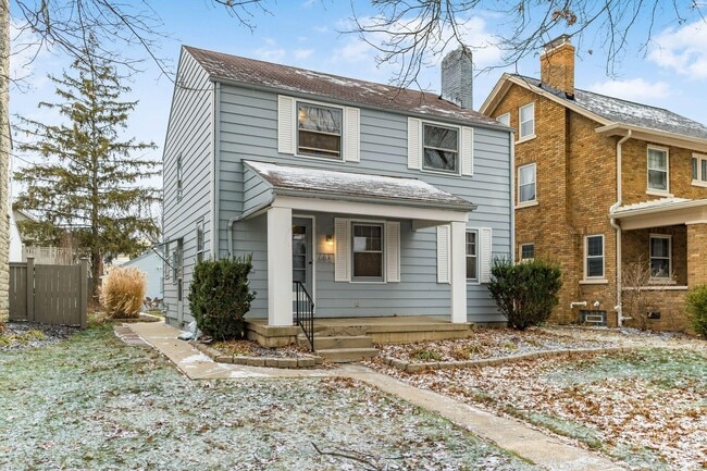 Building Photo - 683 S Roosevelt Ave