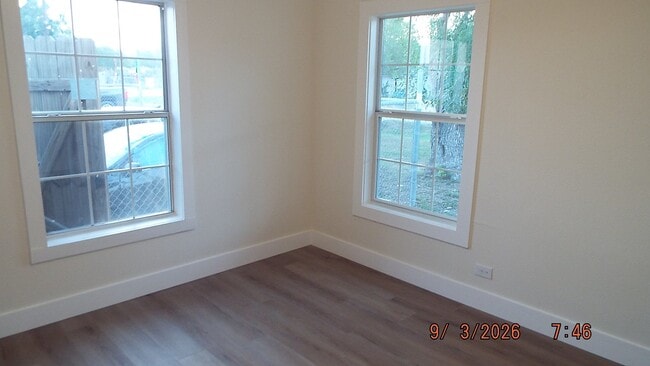 Building Photo - 511 Edalyn St