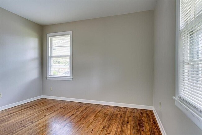 Building Photo - Awesome East Memphis Home