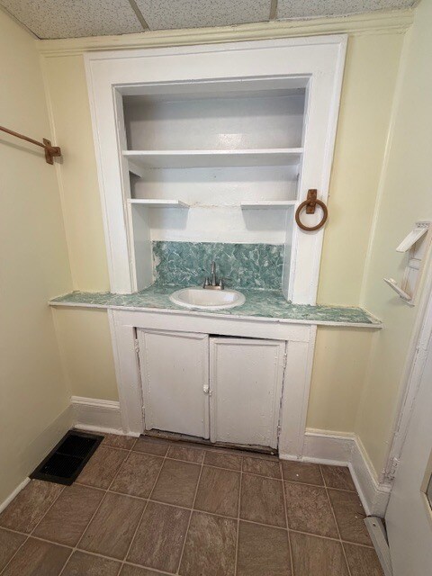 Building Photo - 2416 N Patterson Ave