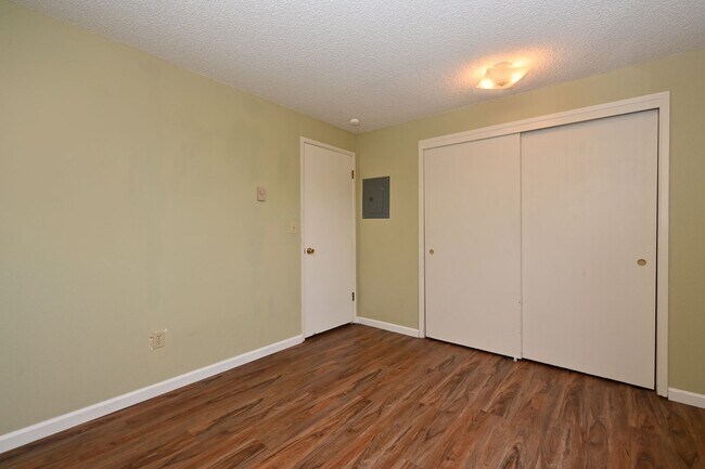 Building Photo - 3622 13th Ave W
