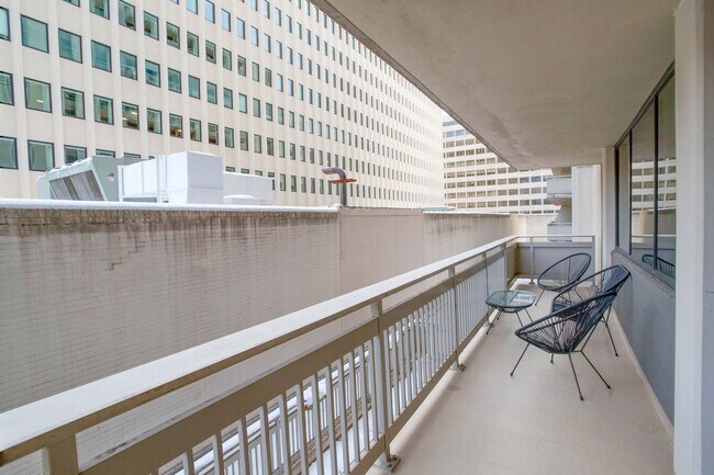 Building Photo - 320 23rd St S