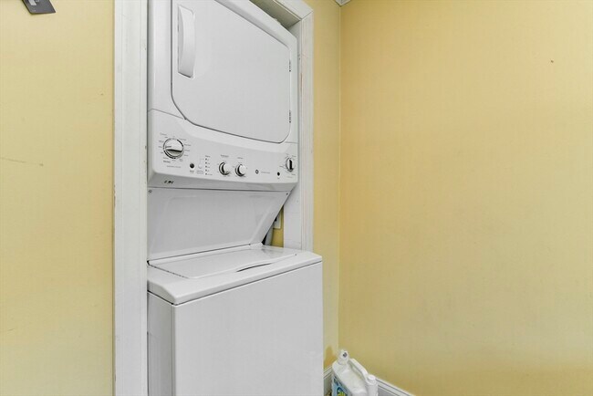 Building Photo - 38 Nathan Rd