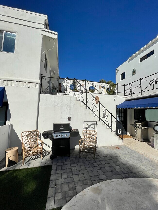 Building Photo - 1804 Palmcroft Way NW