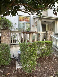 Building Photo - Welcome to modern luxury living in the heart of Midtown Sacramento!