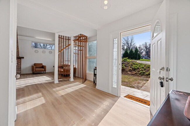 Building Photo - 3720 Greengrass Dr