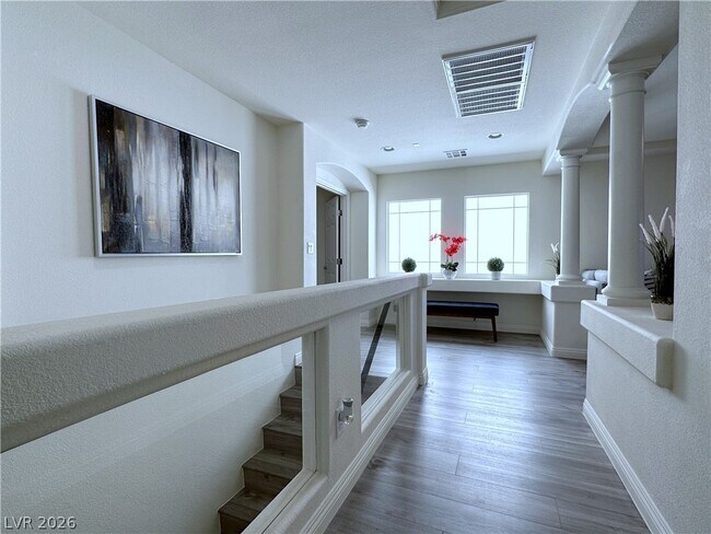 Building Photo - 8573 Silver Coast St