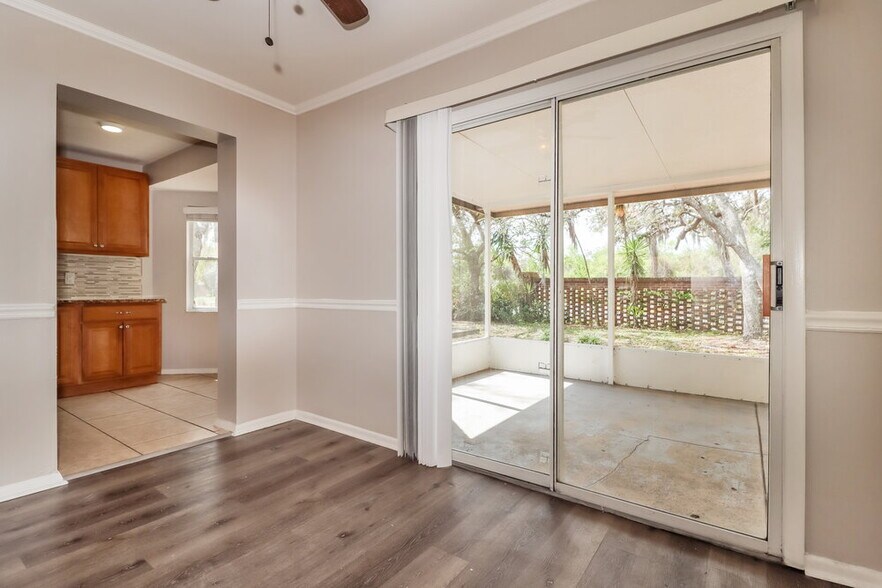 Building Photo - 8047 Hathaway Dr