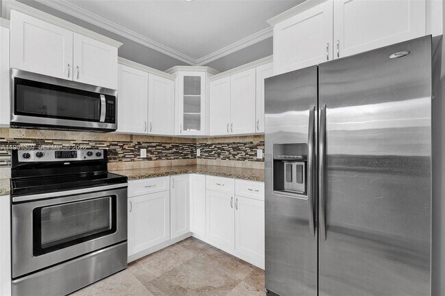 Building Photo - 1518 Maple Dr