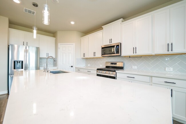 Building Photo - 31426 Whitcombe Summit Wy