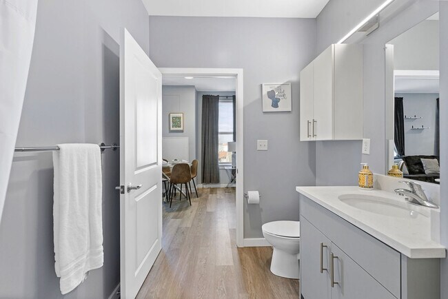 Building Photo - 95 Broadway-SI ID1240391P