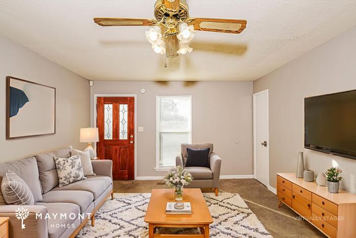 Building Photo - 1501 6th Pl NW