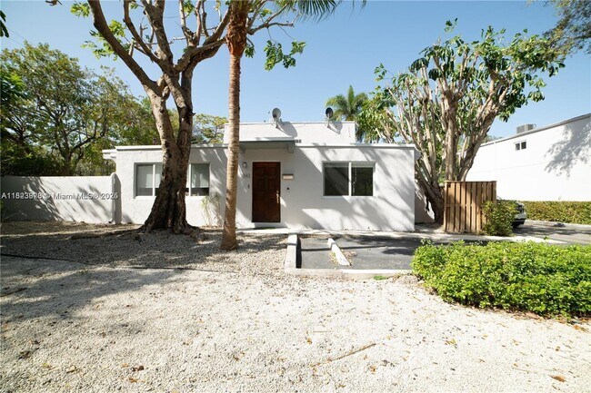 Primary Photo - 3343 Franklin Ave