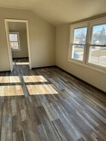 Building Photo - 4626 W Crawford Ave