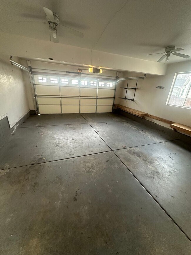 Building Photo - GET $500 OFF THE FIRST MONTHS RENT!!!