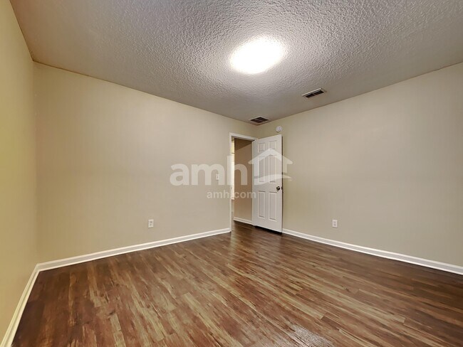 Building Photo - 274 Capiso Ct