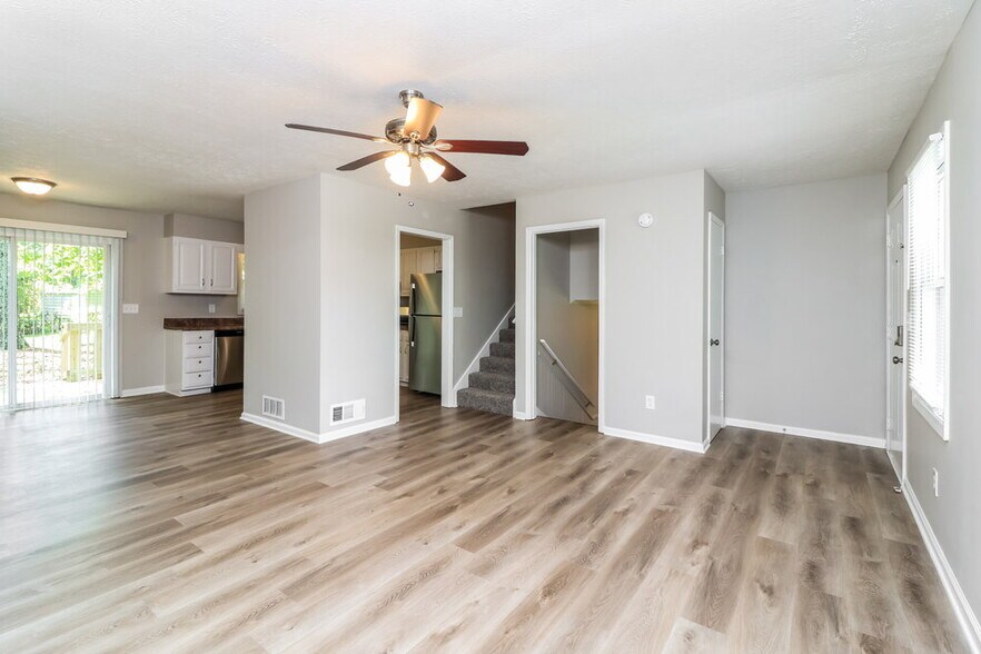 Building Photo - 585 Cedar Ct