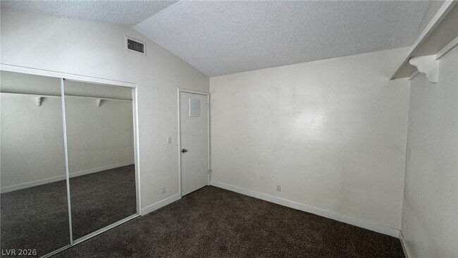 Building Photo - 317 Warmside Dr