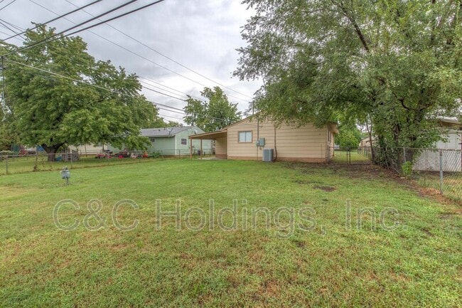 Building Photo - 212 201st E Ave