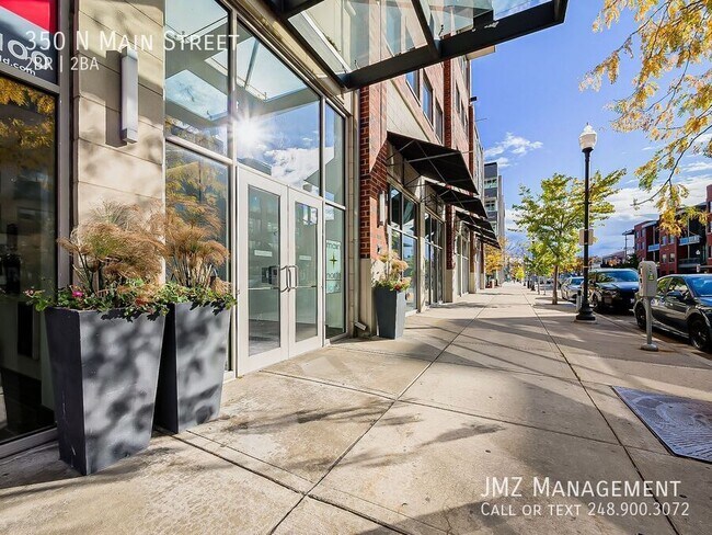 Building Photo - 350 N Main St