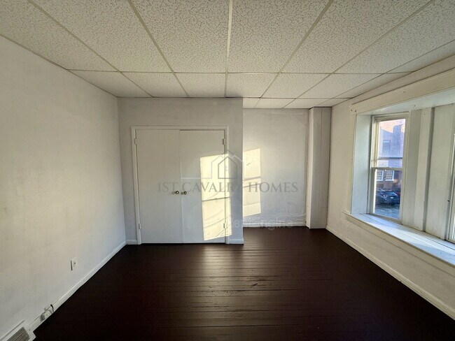 Building Photo - 53 S Balch St