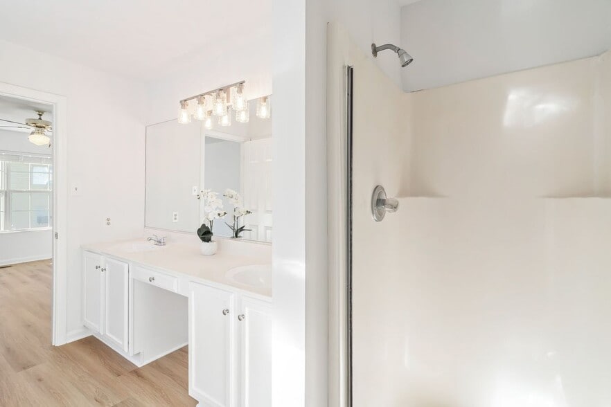 Building Photo - 10149 Highgate Cir