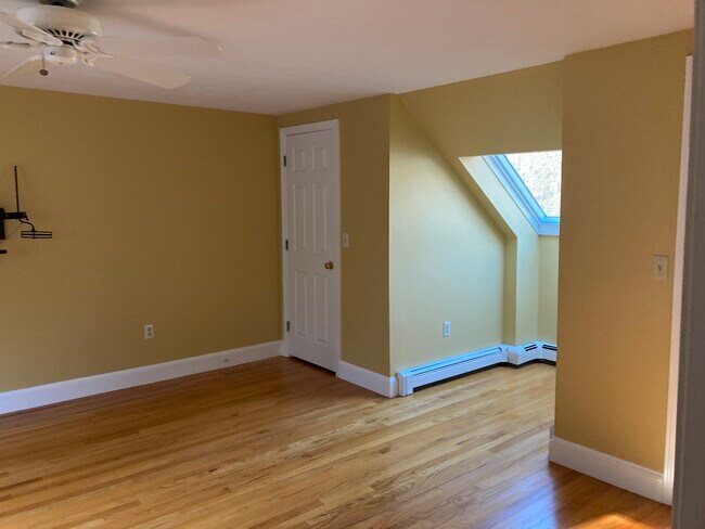 Building Photo - 9 Lupine Ct