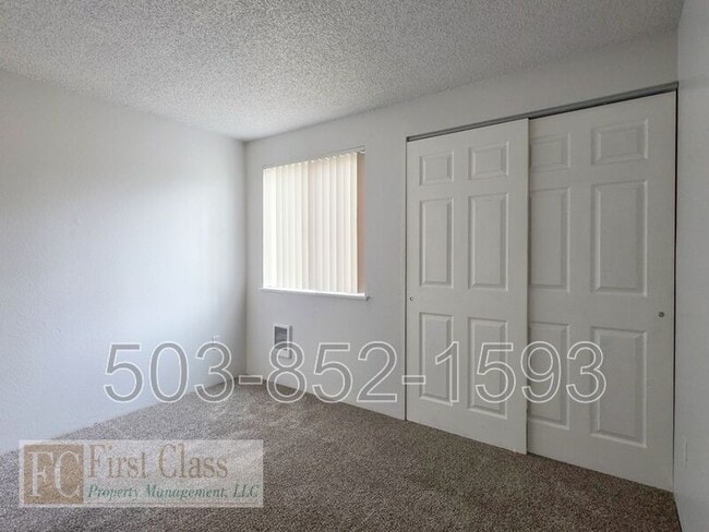 Building Photo - 3648 SW Beaverton Hillsdale Hwy