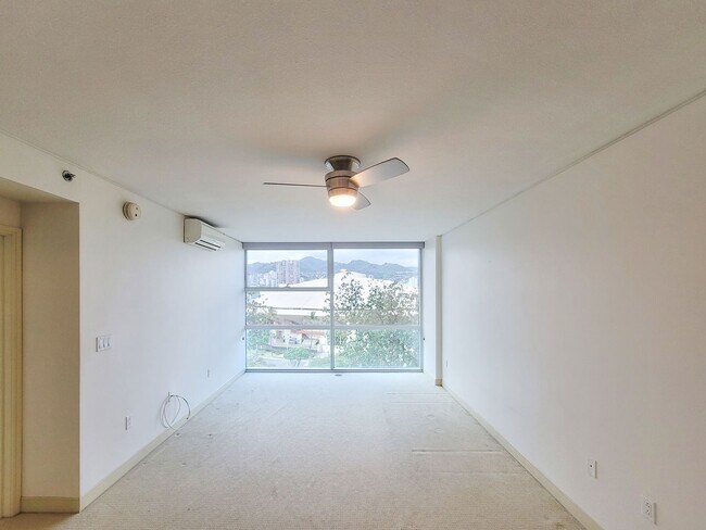 Building Photo - 1BR / 1Bath / 1Pkg - Condo in Kakaako Avai...