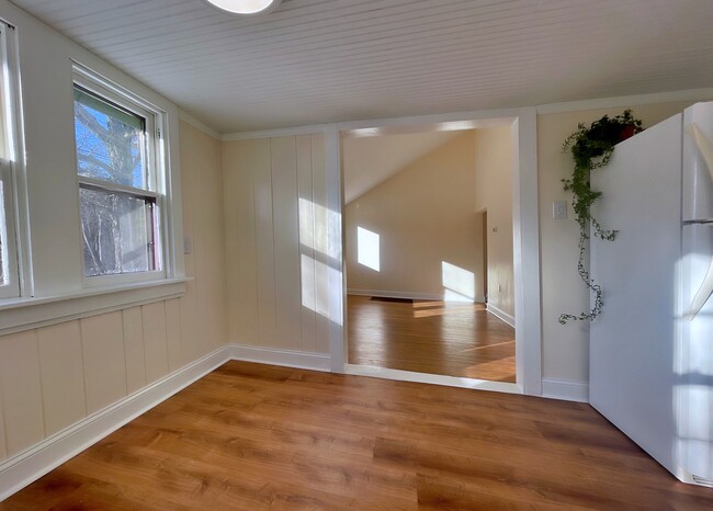 Dinning Room - 310 Lower Creek Rd