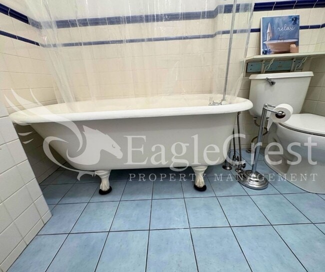 Building Photo - Beautifully Renovated Historic 3 Bedroom Home