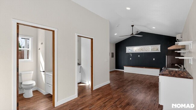 Building Photo - 1155 18th St NE