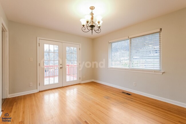 Building Photo - Move-In Ready Ranch with Huge Garage & Finished Basement