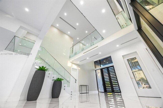 Building Photo - 3367 NE 168th St