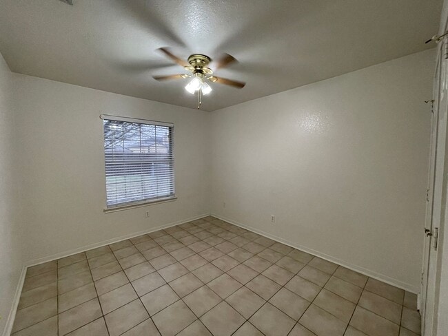 Building Photo - 2306 Moonstone Dr