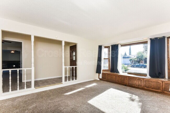 Building Photo - 1249 Ventura Dr