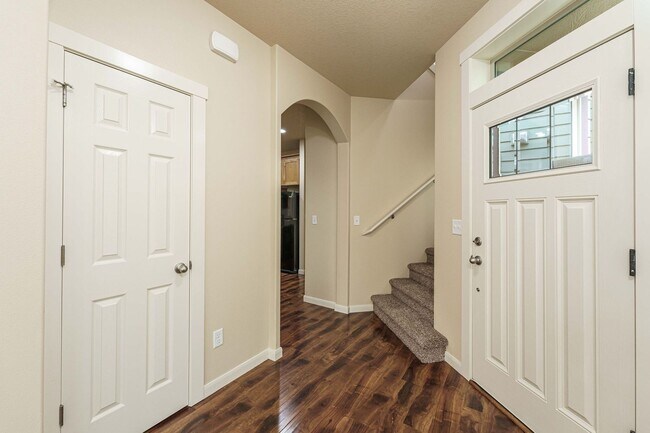 Building Photo - ASK ABOUT ONE MONTH FREE SPECIAL - Ask Us How! Convenient Location 3 Bedroom 2.5 Bathroom with Fe...