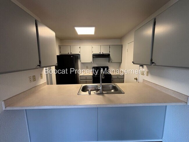 Building Photo - 136 Dayton Village Pkwy