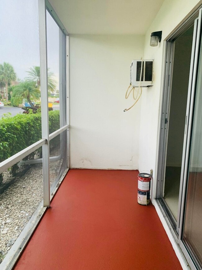 Building Photo - 7 Suffolk A