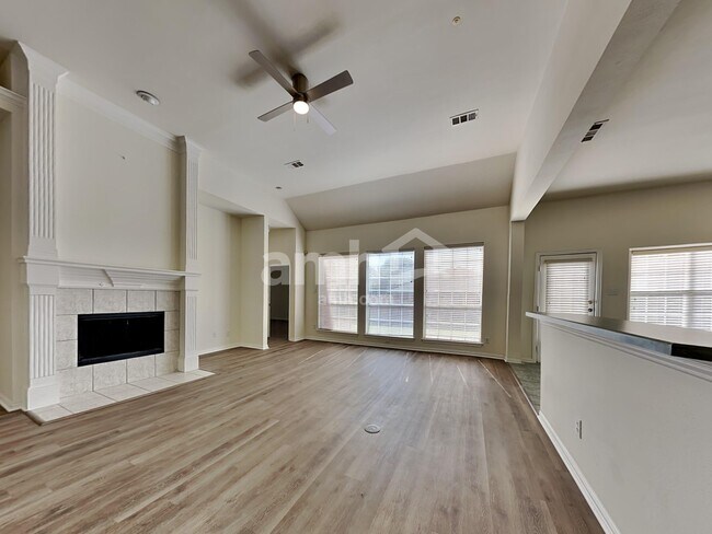 Building Photo - 2500 Kariba Ln