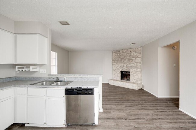 Building Photo - 11907 Alpheus Ave