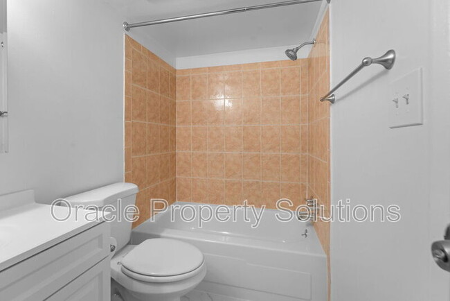 Building Photo - 6085 Majors Ln